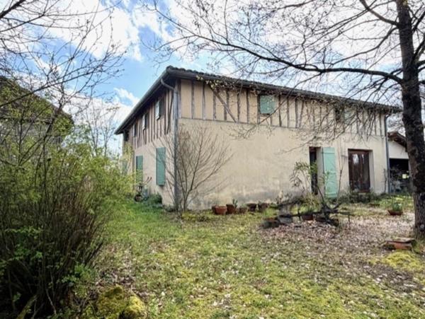 PLAISANCE (32): Ancienne FERME GASCONNE de 300m2, adaptée activité chambres d hotes, 7chambres, dépendances, 5000m2
