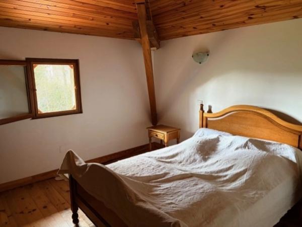 PLAISANCE (32): Ancienne FERME GASCONNE de 300m2, adaptée activité chambres d hotes, 7chambres, dépendances, 5000m2