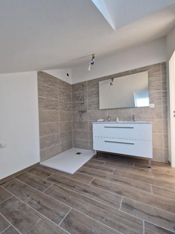 A 2 pas de la côte sauvage.