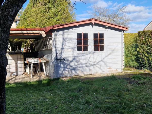 MALAY-LE-GRAND, PAVILLON PLAIN-PIEDS AVEC DEPENDANCE.