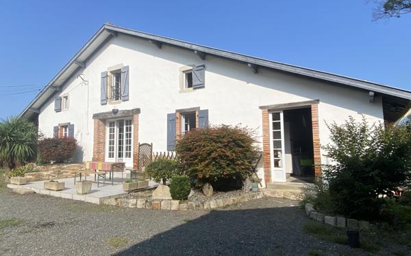 Maison à louer    7 pièces •  Pomarez