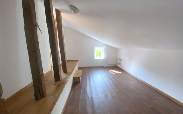 Maison à louer    7 pièces •  Pomarez