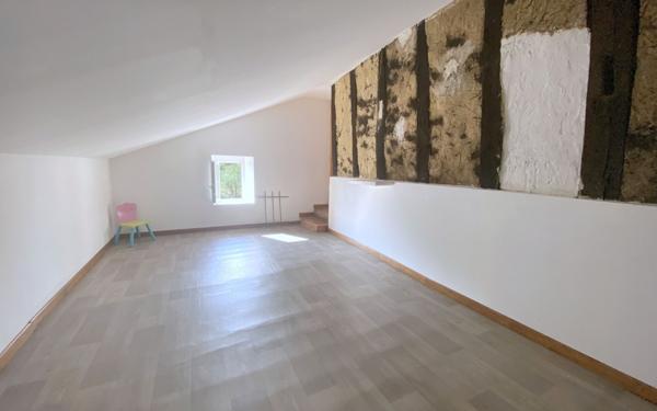 Maison à louer    7 pièces •  Pomarez