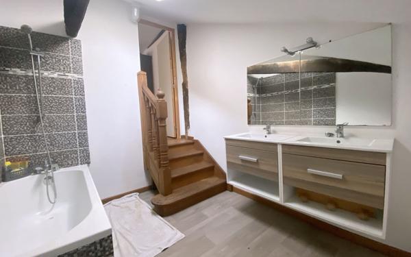 Maison à louer    7 pièces •  Pomarez