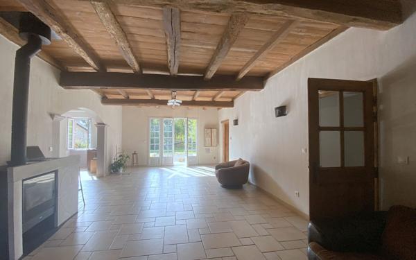 Maison à louer    7 pièces •  Pomarez