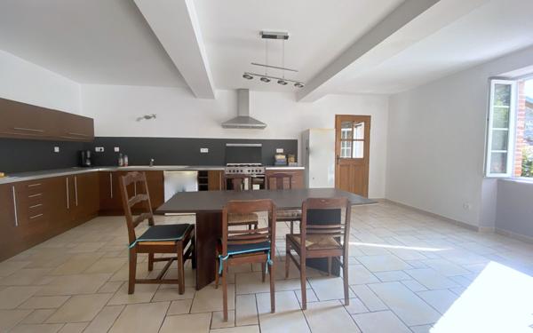 Maison à louer    7 pièces •  Pomarez