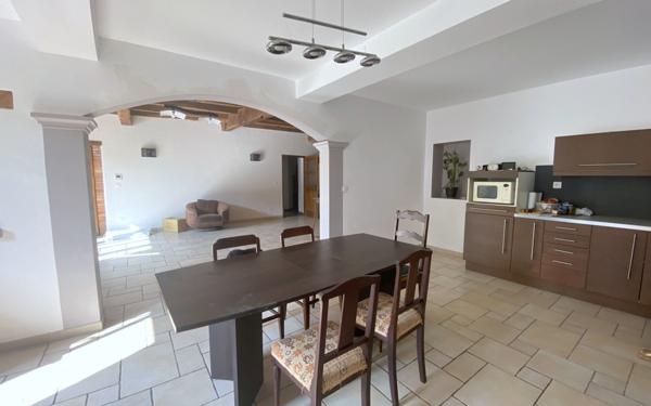 Maison à louer    7 pièces •  Pomarez