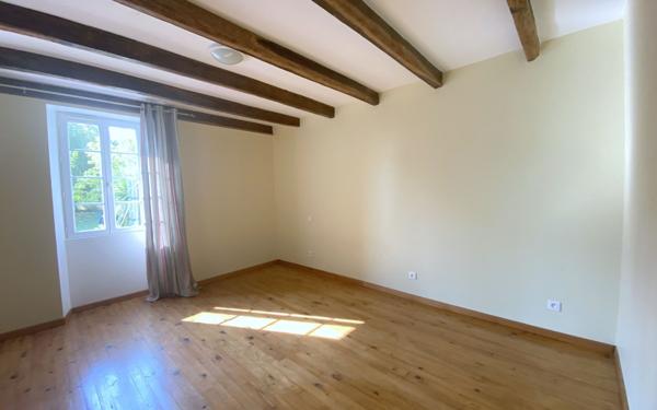 Maison à louer    7 pièces •  Pomarez