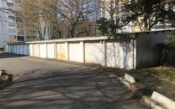 Stationnement à louer    15 m2 Châtillon