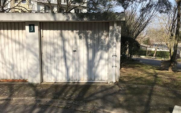 Stationnement à louer    15 m2 Châtillon
