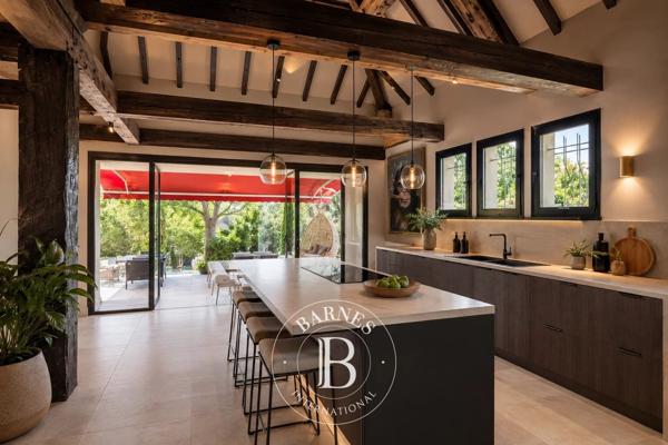 Saint-Cyr-au-Mont-d'Or, Maison 3 Chambres -  272 m² à vendre