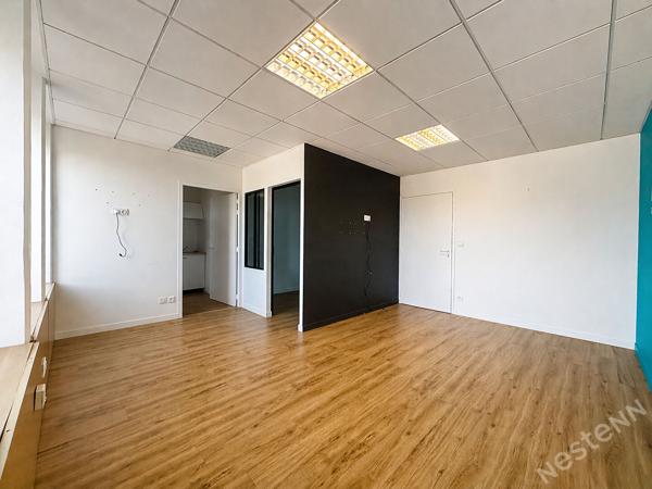 Agen centre - Local professionnel de 70 m² avec deux emplacements de stationnement