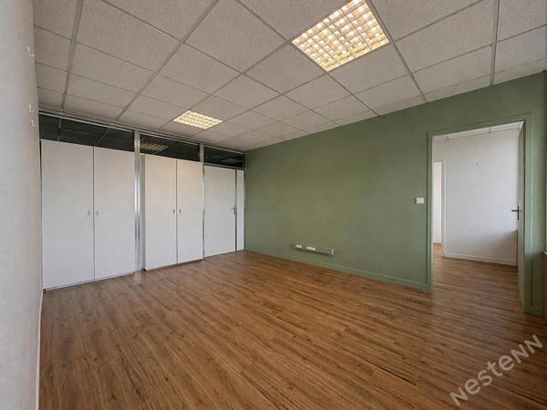 Agen centre - Local professionnel de 70 m² avec deux emplacements de stationnement