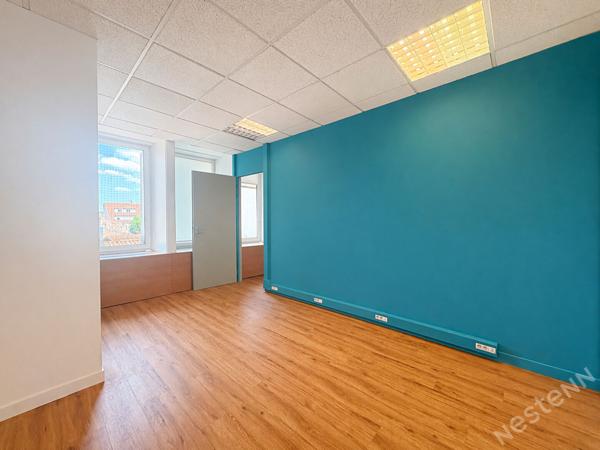 Agen centre - Local professionnel de 70 m² avec deux emplacements de stationnement