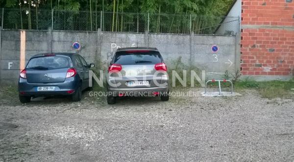 A LOUER PLACE DE PARKING SECTEUR BAGATELLE