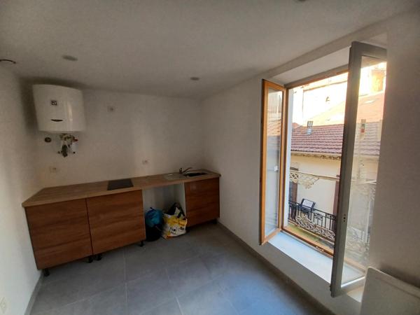 Immeuble  75M2 4 studios