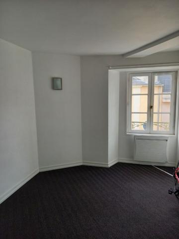 LAVAL, appartement T2 de 40 m² au 3ème étage