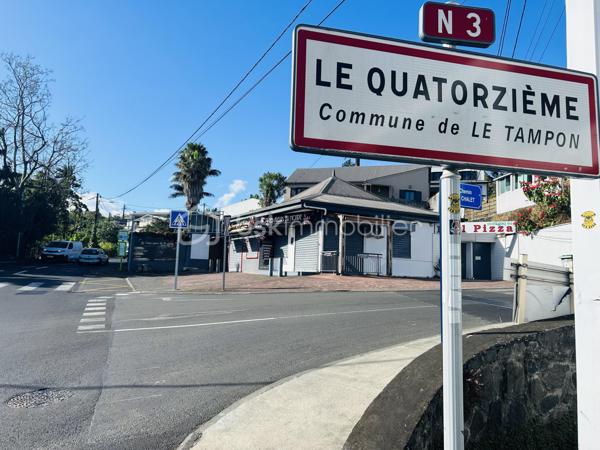 Local d activites de 49 m²