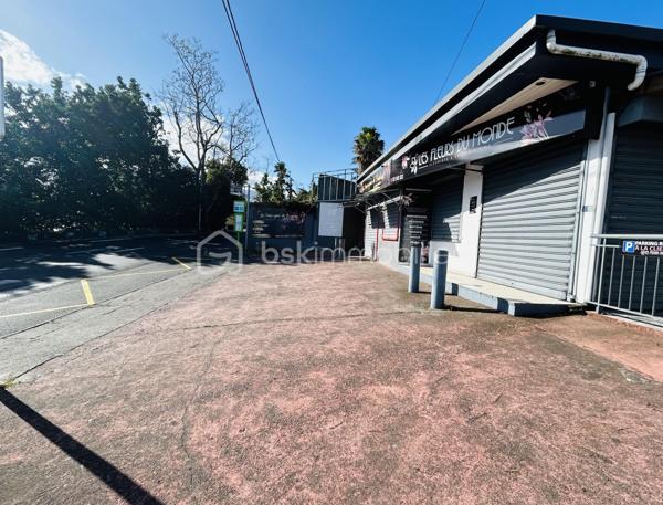 Local d activites de 49 m²