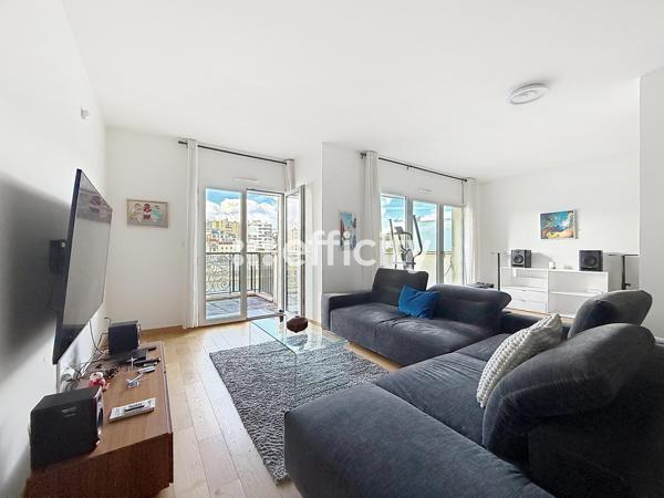 Appartement
         2 pièces
        - 70 m² 895 000 € *
