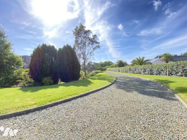 Grand terrain à bâtir sur TREBEURDEN