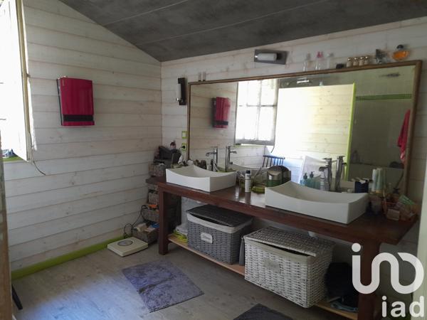 Immeuble à vendre 250 m² Sabres