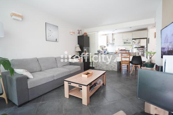 Appartement
         4 pièces
        - 75 m² Exclusivité 289 000 € *