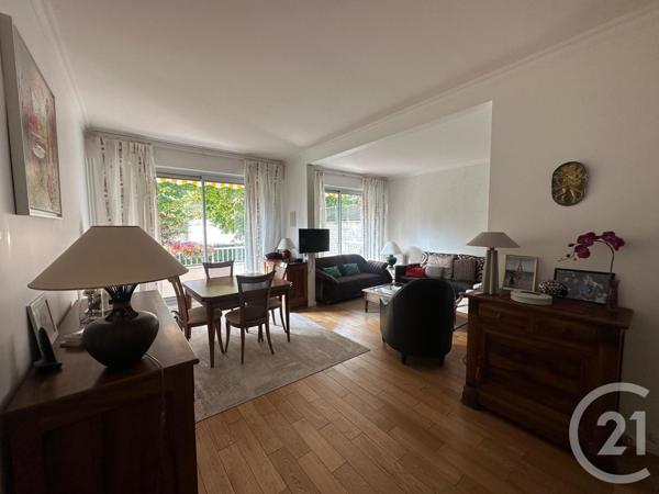 Appartement F5 à vendre  5 pièces - 108 m2 LE MESNIL LE ROI - 78