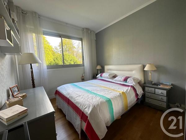 Appartement F5 à vendre  5 pièces - 108 m2 LE MESNIL LE ROI - 78