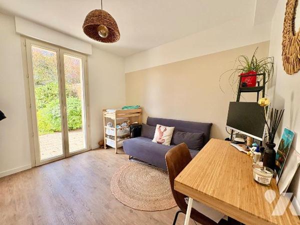 NOUVEAUTÉ ? ÉTUDE TRENTE-CINQ NOTAIRES ! VOTRE NOTAIRE DE VERN SUR SEICHE

Située rue Villier...