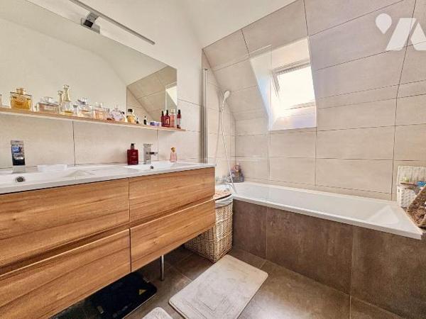 NOUVEAUTÉ ? ÉTUDE TRENTE-CINQ NOTAIRES ! VOTRE NOTAIRE DE VERN SUR SEICHE

Située rue Villier...