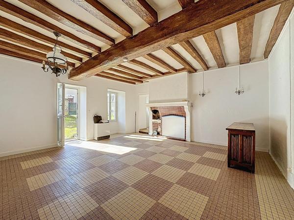 MAISON EN PIERRE, 2 CHAMBRES, 1000M2 DE TERRAIN CLOS