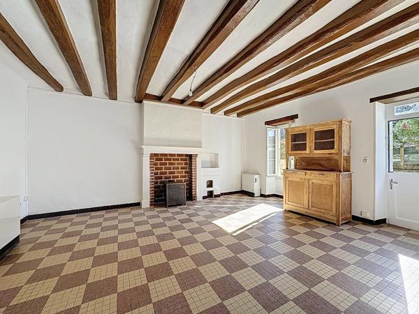 MAISON EN PIERRE, 2 CHAMBRES, 1000M2 DE TERRAIN CLOS