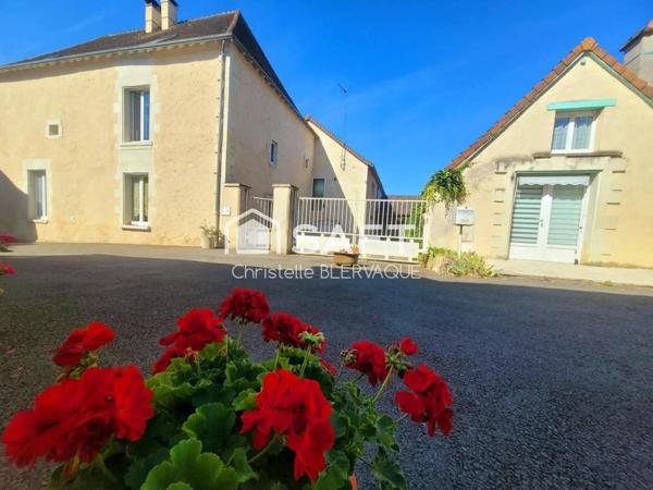 Bel ensemble immobilier de caractère au cœur de Pleumartin