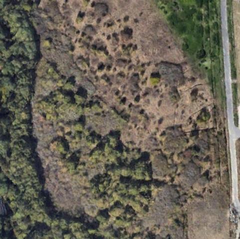 Opportunité rare à saisir ! Magnifique terrain de 20 000 m² offrant un cadre naturel exceptionnel et un fort potentiel de développement. Idéal pour un projet résidentiel, agricole ou d’investissement, ce vaste espace allie tranquillité, accessibilité et liberté d’aménagement. Donnez vie à vos ambitions dans un environnement privilégié.