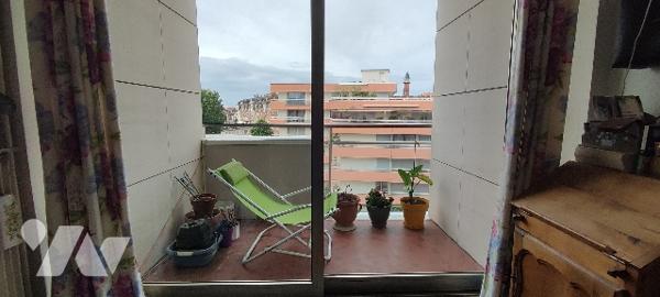 T4 traversant de 81,62m² avec 3 balcons, 2 caves et parking (en option) - secteur TRIANGLE D'OR