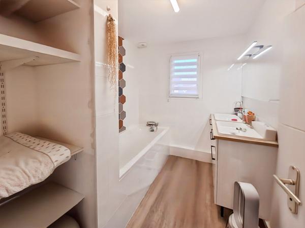 Maison Familiale de 140 m² avec 6 pièces et 4 chambres