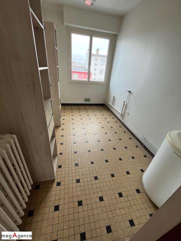 Immeuble à LORIENT, 56100 - 130m²