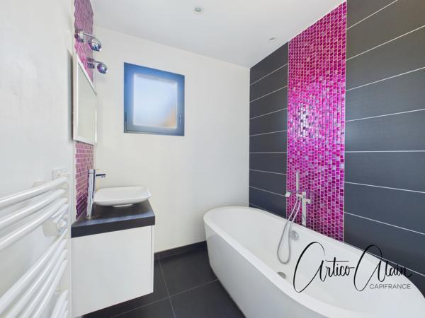 Maison contemporaine ossature bois 130 m² avec piscine et terrain 1300 m2