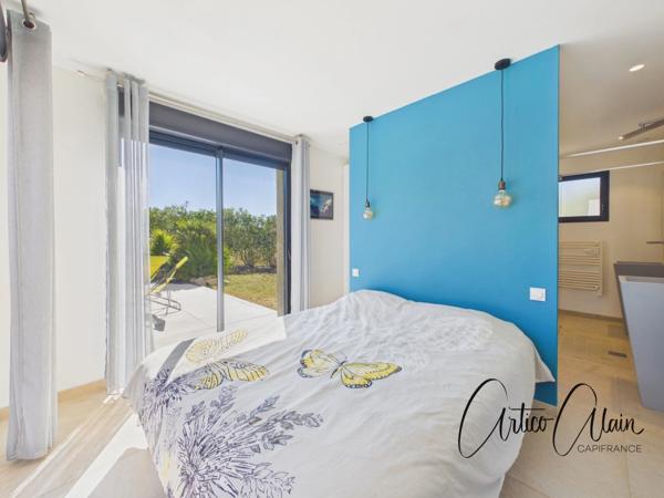 Maison contemporaine ossature bois 130 m² avec piscine et terrain 1300 m2