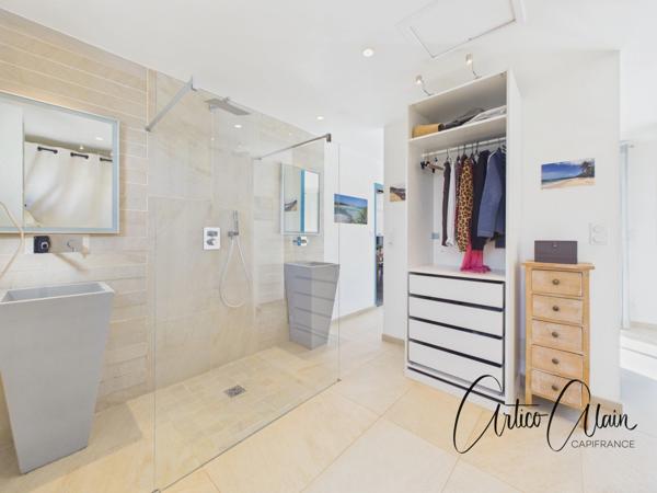 Maison contemporaine ossature bois 130 m² avec piscine et terrain 1300 m2