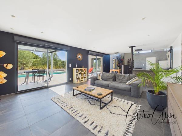 Maison contemporaine ossature bois 130 m² avec piscine et terrain 1300 m2
