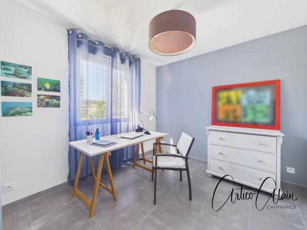 Maison contemporaine ossature bois 130 m² avec piscine et terrain 1300 m2