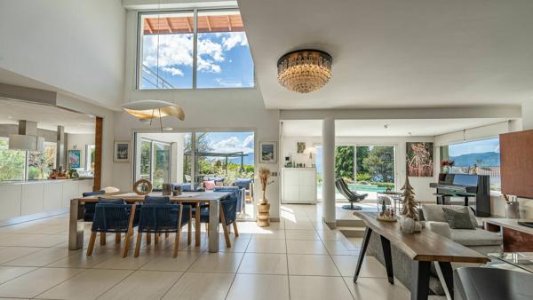 Maison Pugny Chatenod  5 pièces 182 m2 - piscine