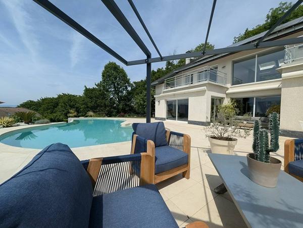Maison Pugny Chatenod  5 pièces 182 m2 - piscine