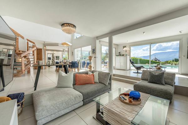 Maison Pugny Chatenod  5 pièces 182 m2 - piscine