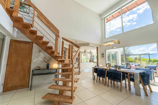 Maison Pugny Chatenod  5 pièces 182 m2 - piscine