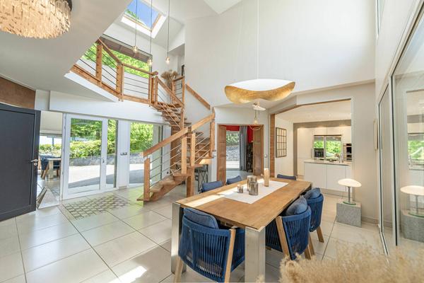 Maison Pugny Chatenod  5 pièces 182 m2 - piscine