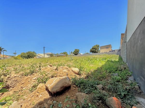 À VENDRE – TERRAINS CONSTRUCTIBLES À LA RIVIÈRE SAINT-LOUIS – QUARTIER OUAKI