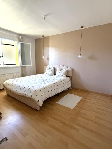 Maison
         5 pièces
        - 90 m² 185 000 € *